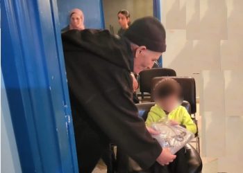 أسفي:جمعية 8 مارس لأرامل وأيتام البحارة توزع ملابس العيد على أيتام البحارة