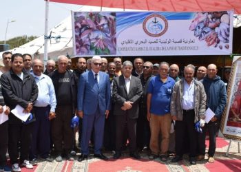 الواليدية: عامل الإقليم يسلم معدات الصيد و الملاحة ل 37 مستفيدا من مهني الصيد التقليدي