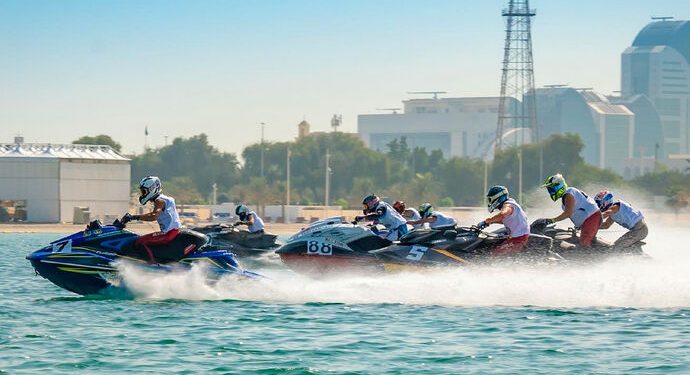 أبوطبي:انطلاق أولى جولات ماراثون الإمارات للدراجات المائية