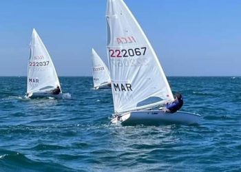 المضيق: أكثر من 100 متسابق يتنافسون على كأس المسيرة الخضراء للزوارق الشراعية