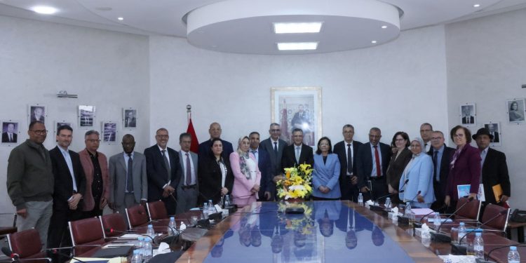 الدريوش تدشن جولات الحوار الاجتماعي القطاعي باستقبال ممثلي النقابات