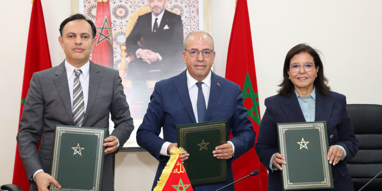 توقيع الاتفاقية الخاصة بتنفيذ العقد-البرنامج لتطوير التكوين بالتدرج في قطاع الصيد البحري