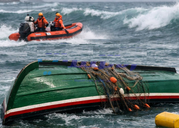 على إثر ما شهدته سواحل إقليم بوجدور من حادث بحري خطير   عبد الجليل مغفل: يطالب بتغيير تاريخ الفترة الشتوية التي تأتي هذه السنة في ظل الظروف الجوية المضطربة غير المساعدة على الإبحار