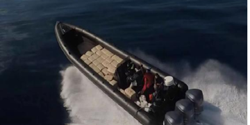 اعتراض قارب فونتوم محمل بالمخدرات واعتقال فنزويليين بسواحل الداخلة  