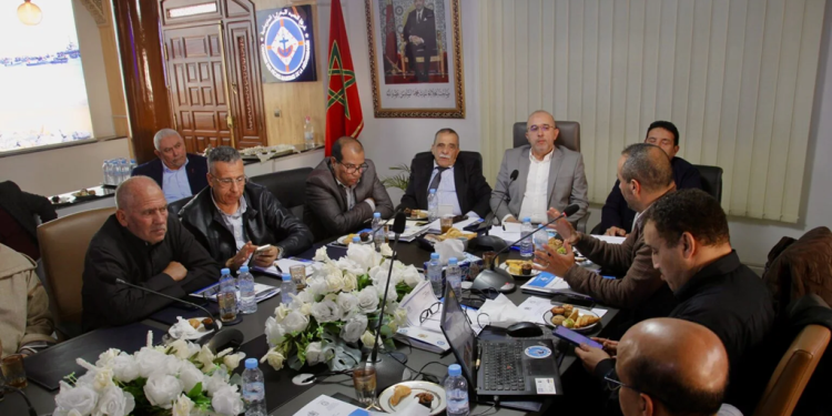 ملتمس إلى رئيس الحكومة للمطالبة بشأن تسقيف ثمن المحروقات بقطاع الصيد البحري