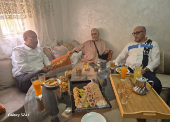 كمال صبري ومراد العبوبي في زيارة تضامنية لمحمد أجبيلو بعد حادثة سير خطيرة بمراكش